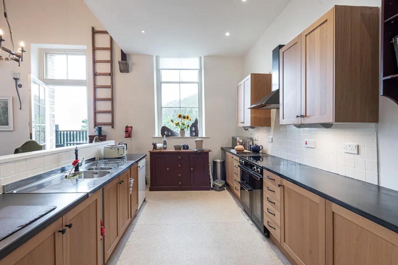 Converted Chapel, Stunning Sea & Mountain Views! Penmaen-mawr Exterior foto